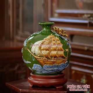 Bình sứ thuận buồm xuôi gió, nền xanh, cao 20cm